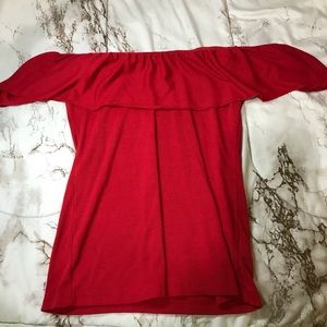 Cute sleeveless shirt.